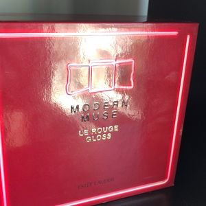 Meet your Posher, Laetitia